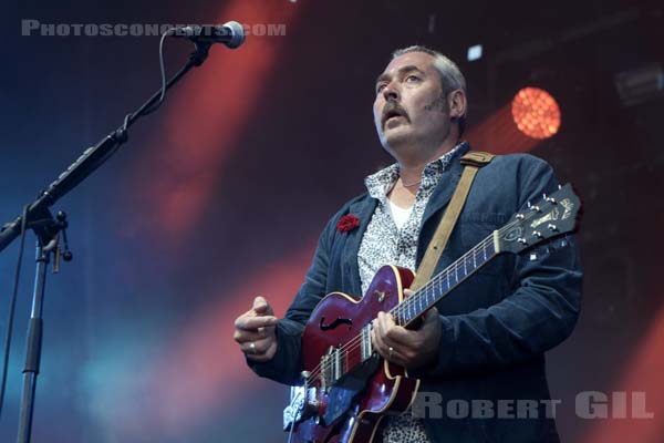 TINDERSTICKS - 2016-08-13 - SAINT MALO - Fort de St Pere - Stuart Ashton Staples